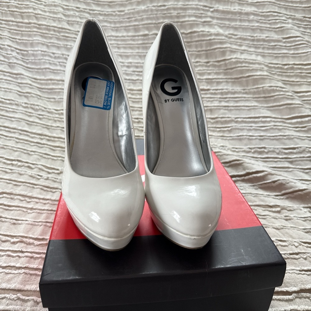 Guess White Stiletto Heels, NWT